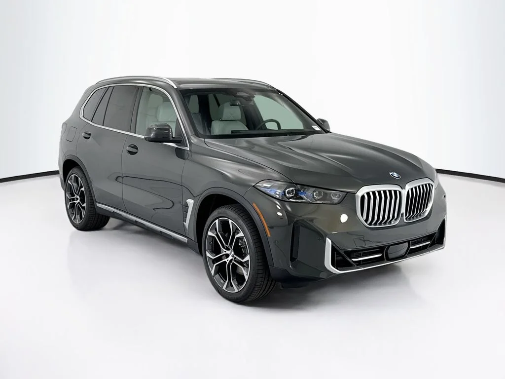 New 2026 Gray BMW sDrive40i image 3