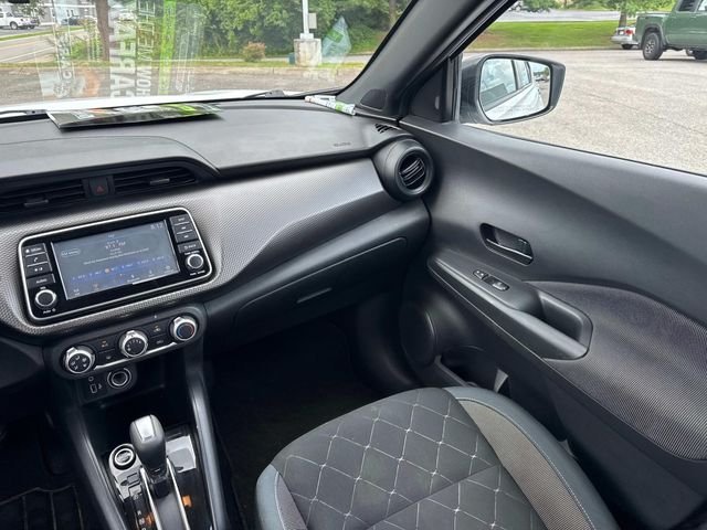 Used 2020 White Nissan S image 18
