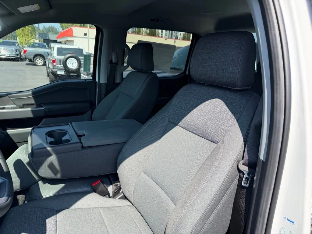 New 2026 Oxford White Ford XLT image 13