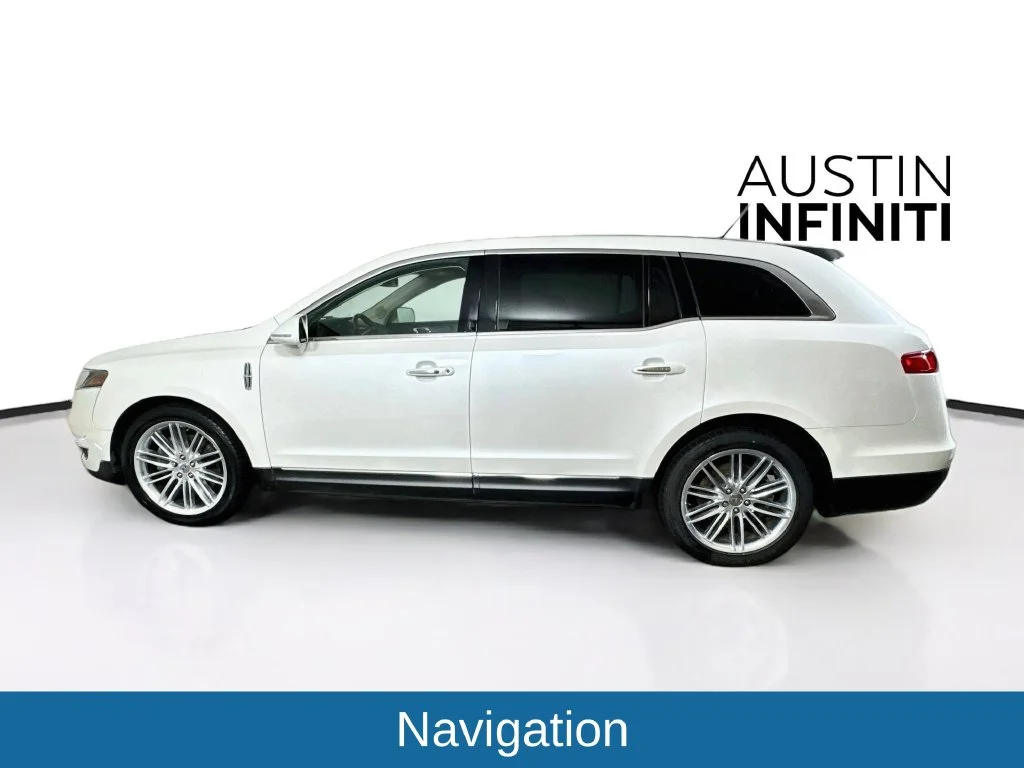 Used 2019 White Lincoln Standard image 4