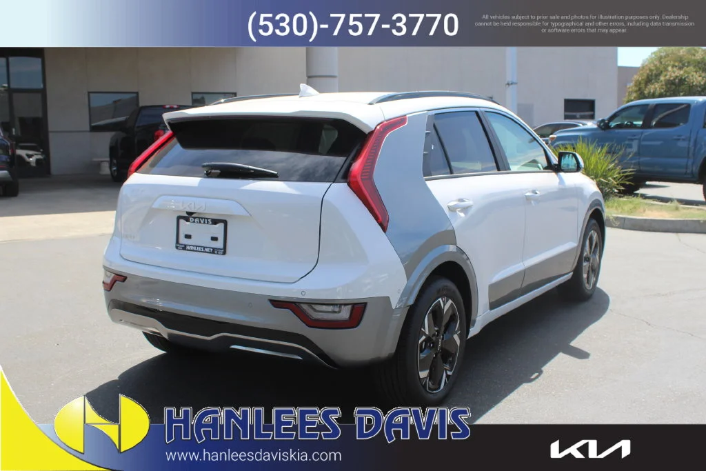 New 2026 White Kia Wave image 7