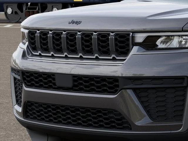 New 2026 Baltic Gray Metallic Clearcoat Jeep Laredo image 7