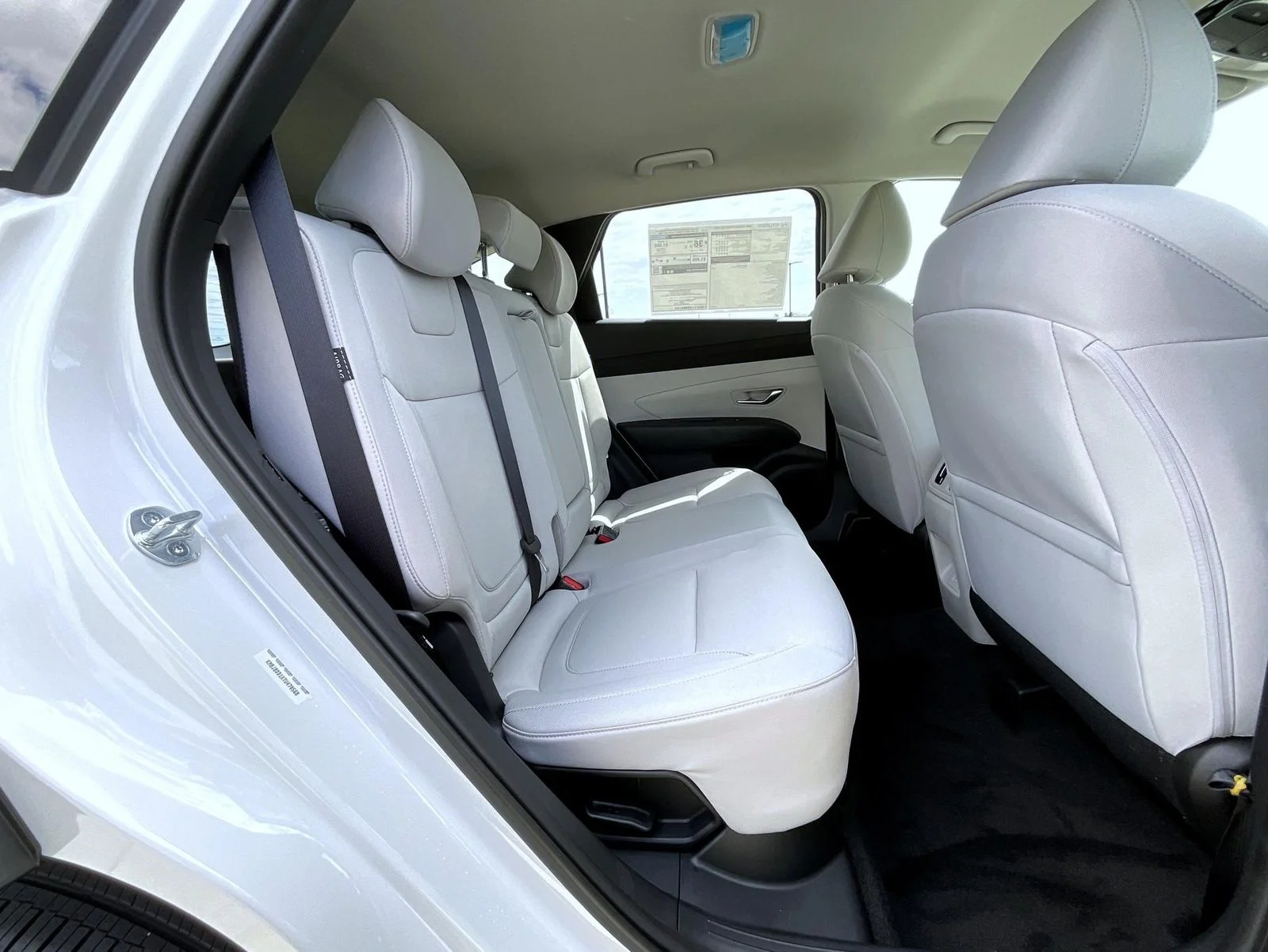 New 2026 White Hyundai SEL image 19