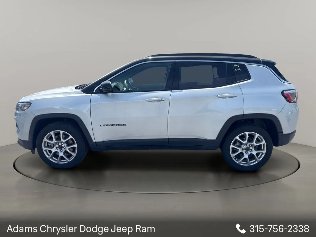 Used 2025 Silver Jeep Limited image 4