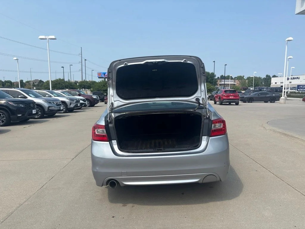 Used 2015 Silver Subaru 2.5i Premium image 37
