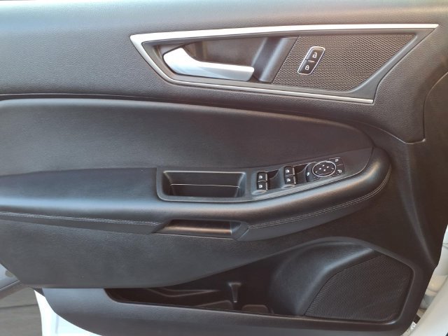 Used 2024  Ford SEL image 15