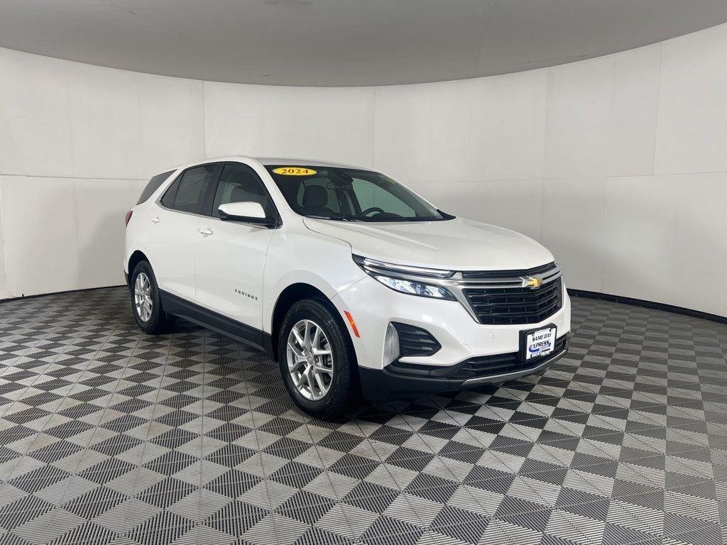 Used 2024 Pearl Chevrolet LT image 19