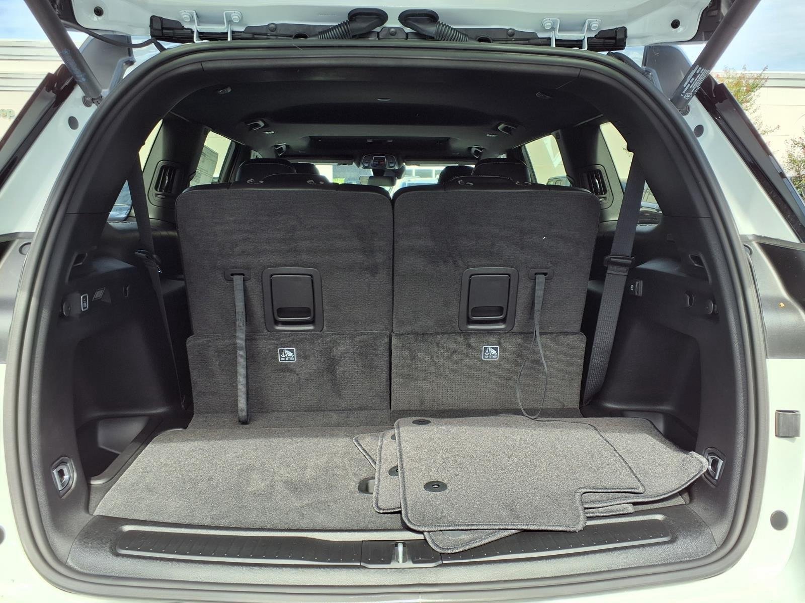 New 2026 Bright White Clearcoat Jeep Laredo Altitude image 28