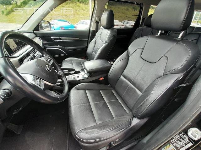 Used 2020 Ebony Black Kia EX image 41
