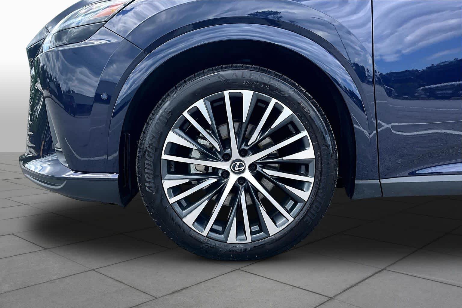 Used 2025 Nightfall Mica Lexus Premium Plus image 11