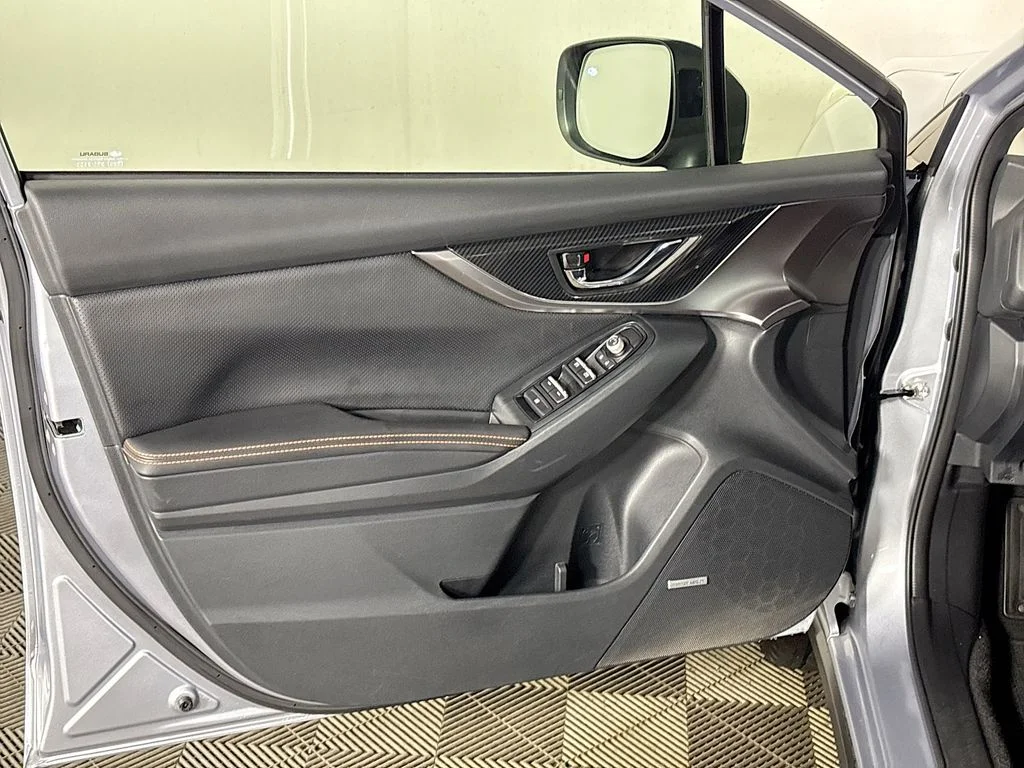 Used 2018 Silver Subaru 2.0i Limited image 10