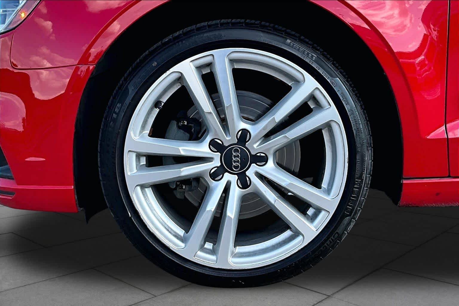 Used 2018 Tango Red Metallic/Black Roof Audi Premium image 10