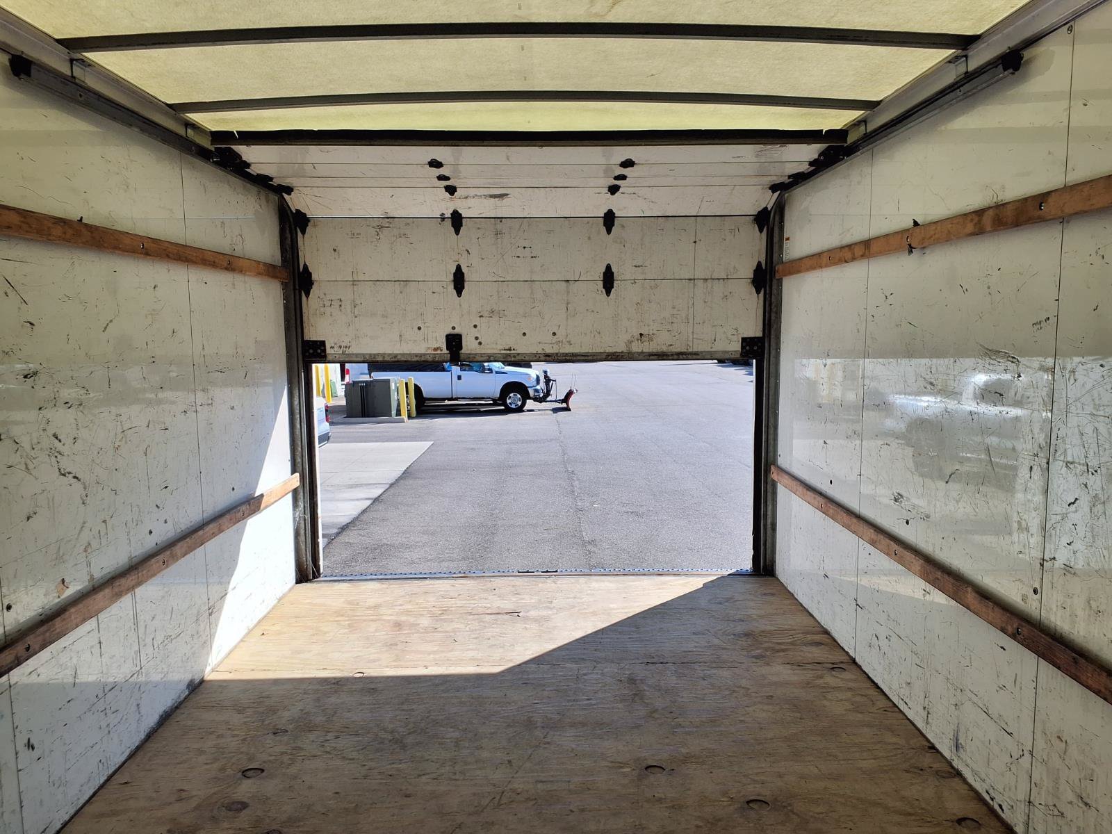 Used 2022 Oxford White Ford Base image 18