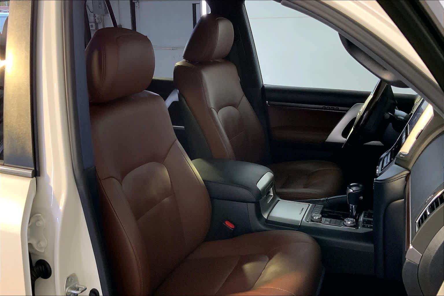Used 2019 Blizzard Pearl Toyota  image 8