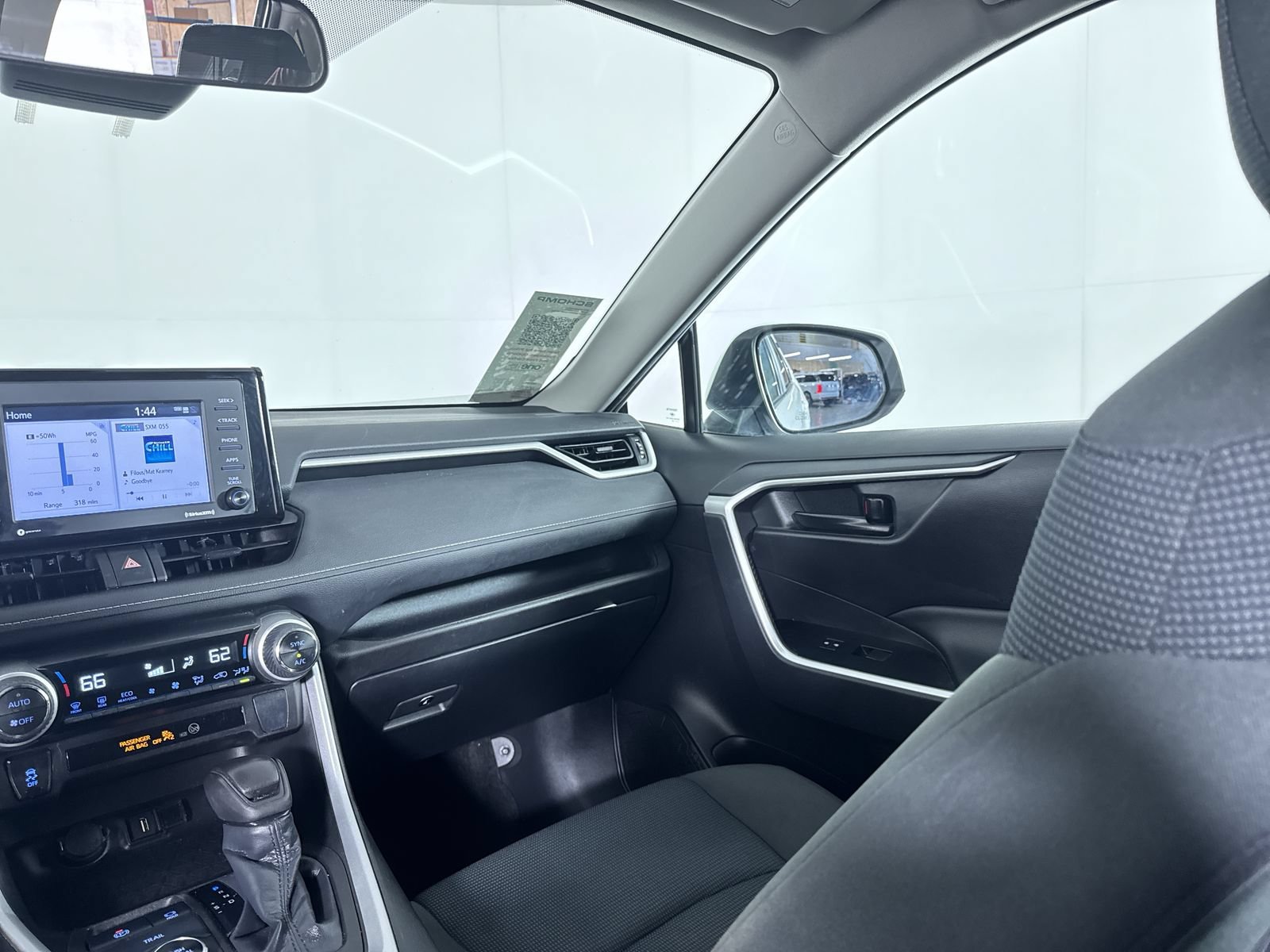 Used 2022 White Toyota Hybrid LE image 11
