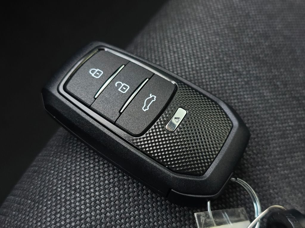 Used 2025  Toyota LE image 36
