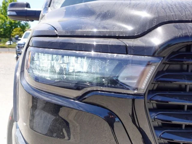 New 2026 Diamond Black Crystal Pearl-Coat Exterior Paint RAM Laramie image 3