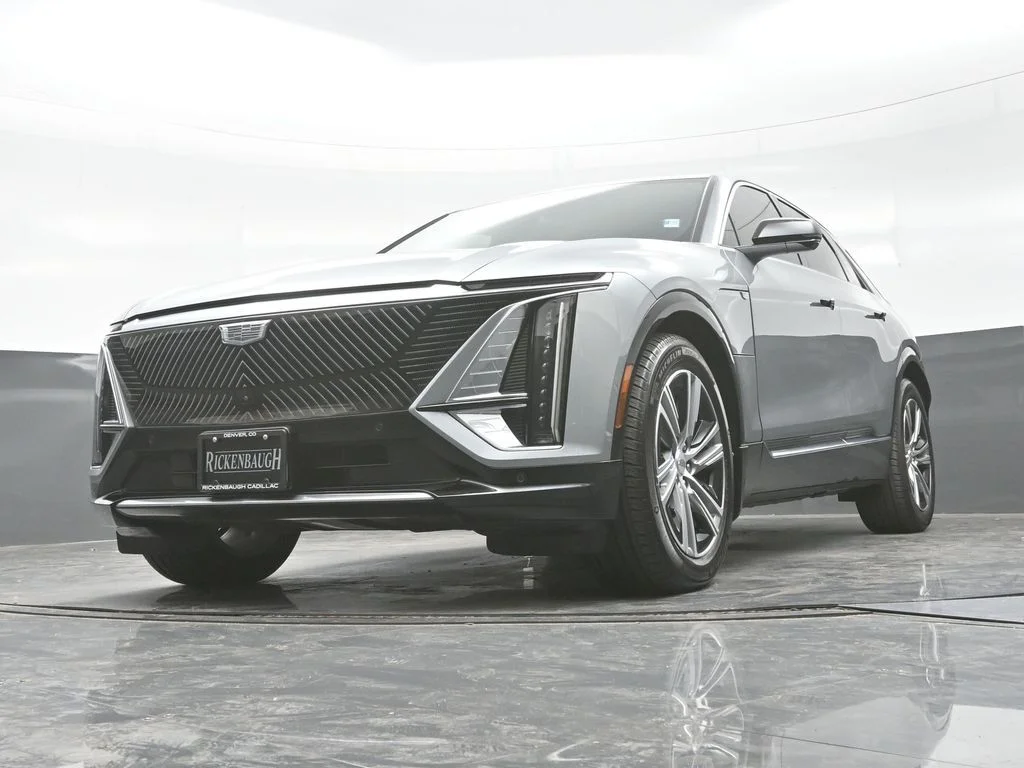 Used 2024 Silver Cadillac Luxury image 25