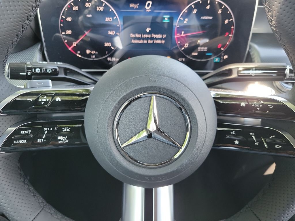 New 2027 MANUFAKTUR Moonlight White Metallic Mercedes-Benz GLC 300 image 22