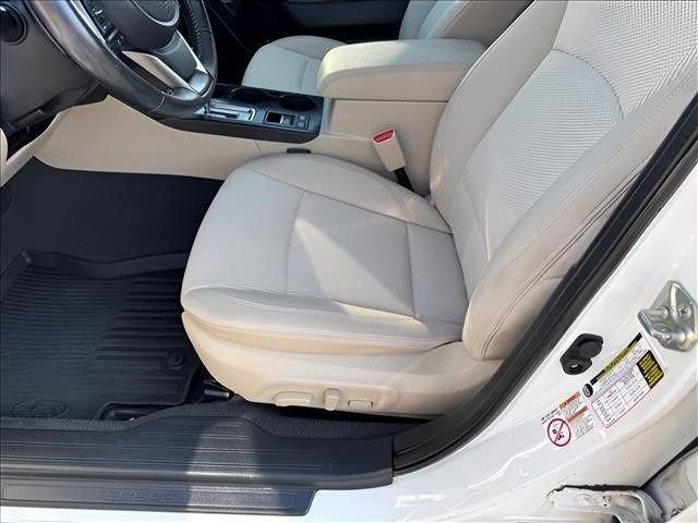 Used 2019 White Subaru 2.5i Premium image 6
