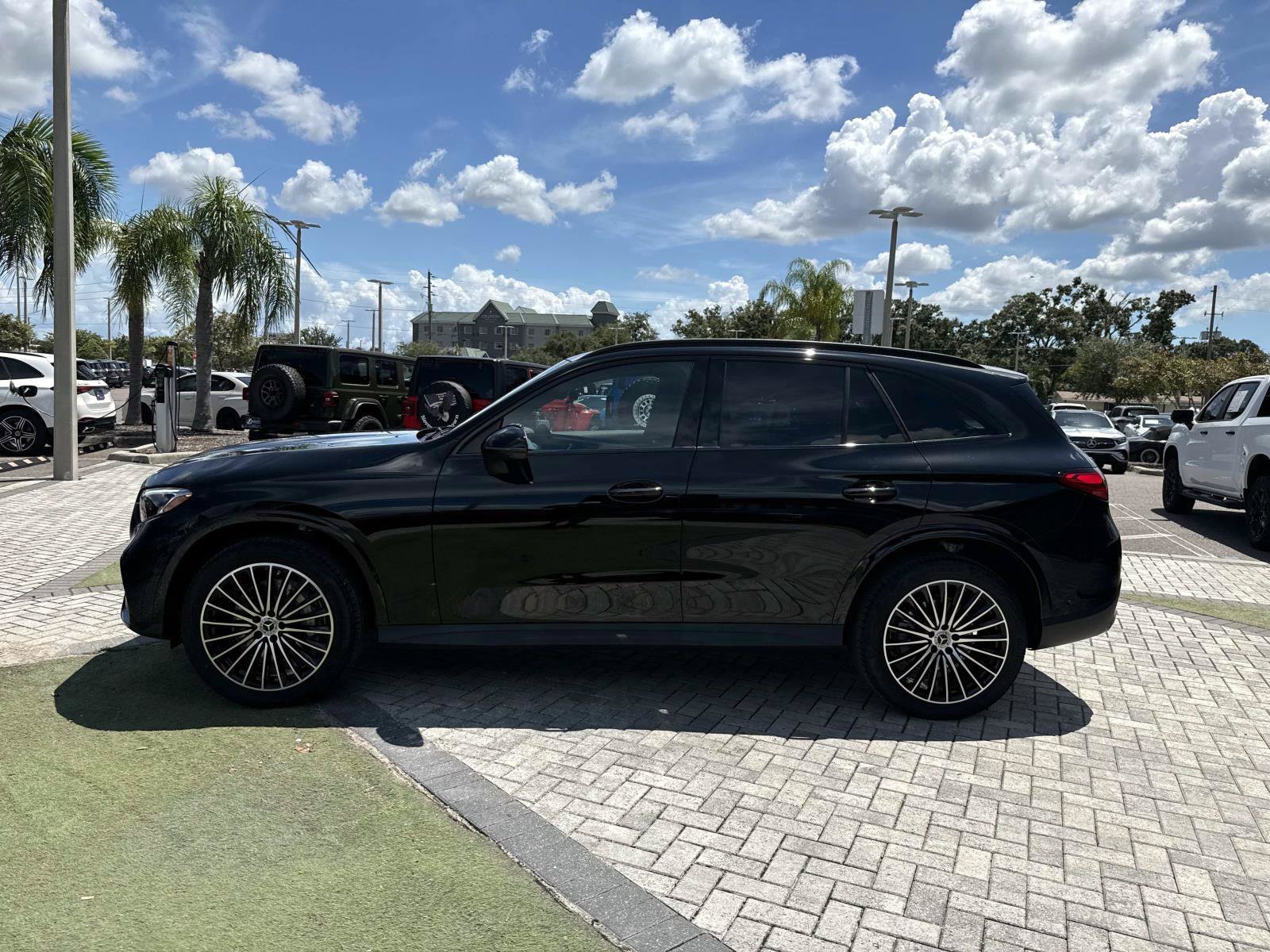 New 2027 Black Mercedes-Benz 300 SUV image 3