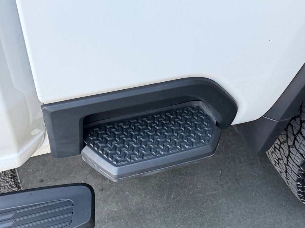 Used 2024 White Chevrolet Custom image 26
