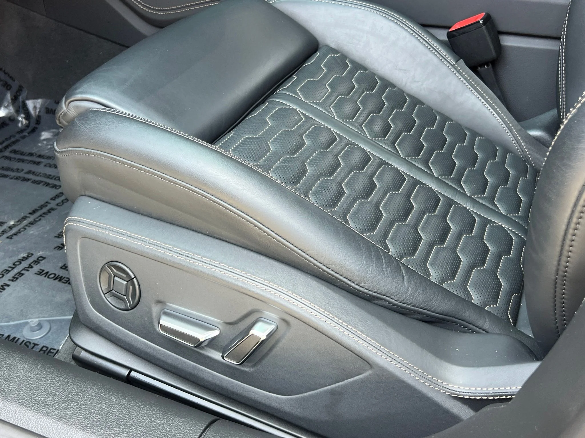 Used 2024 Black Audi 4.0T Performance image 35