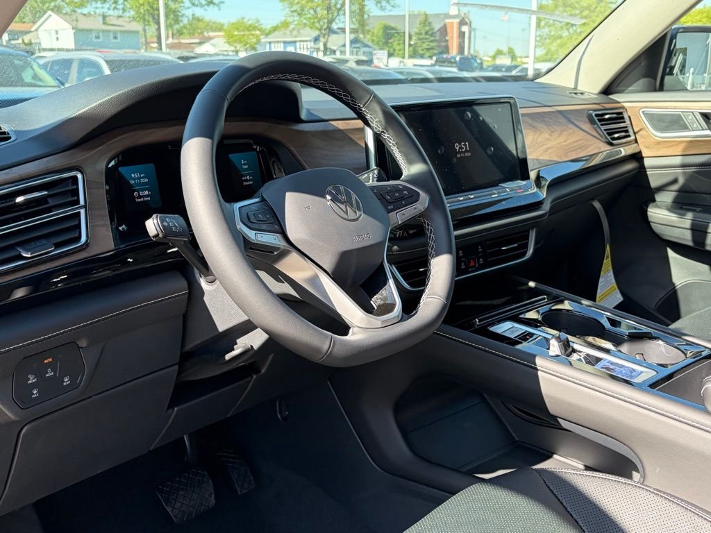 New 2026 Pure Gray Volkswagen 2.0T SE W/TECHNOLOGY image 9