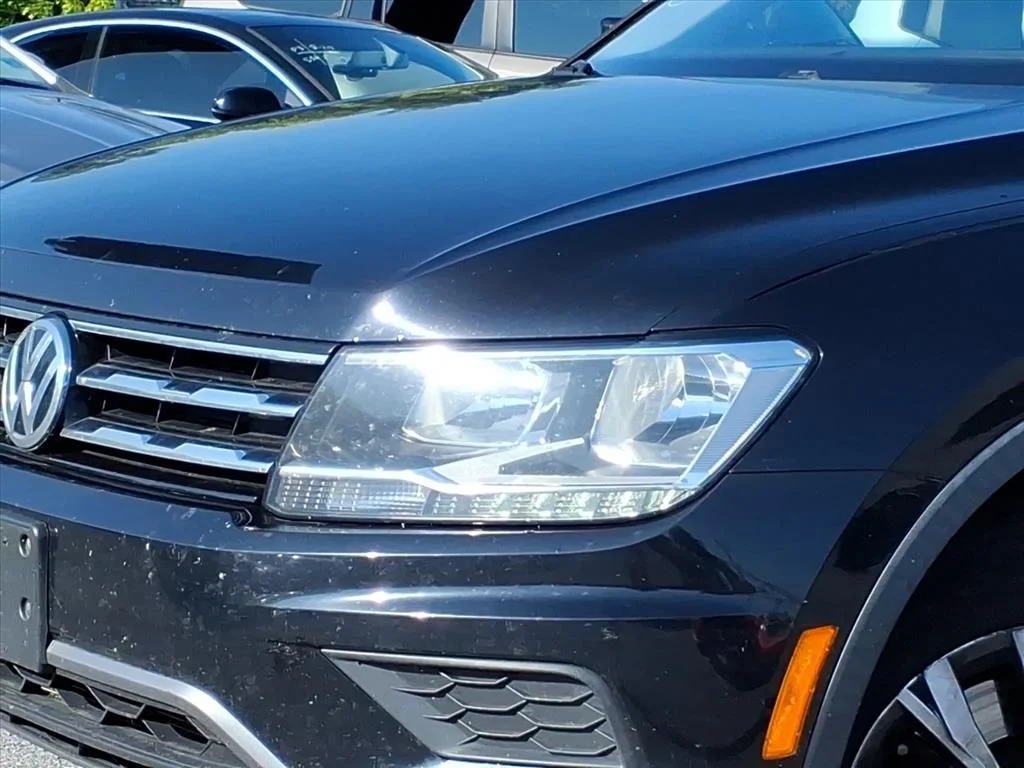 Used 2018 Black Volkswagen 2.0T S image 4