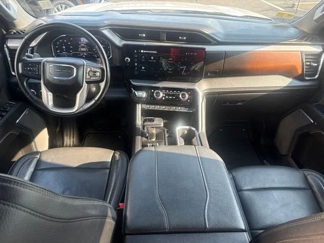 Used 2024 White GMC Denali image 29