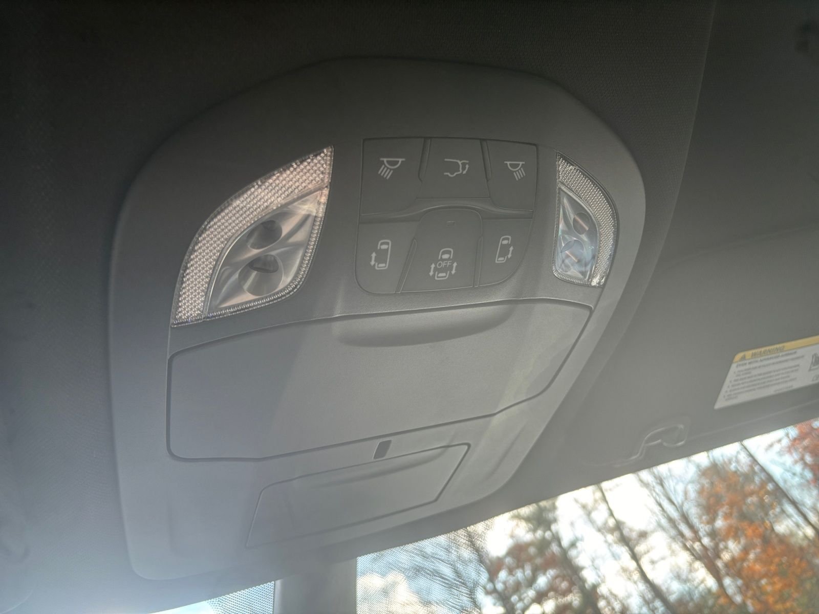 New 2026 Bright White Clear-Coat Exterior Paint Chrysler Select image 29