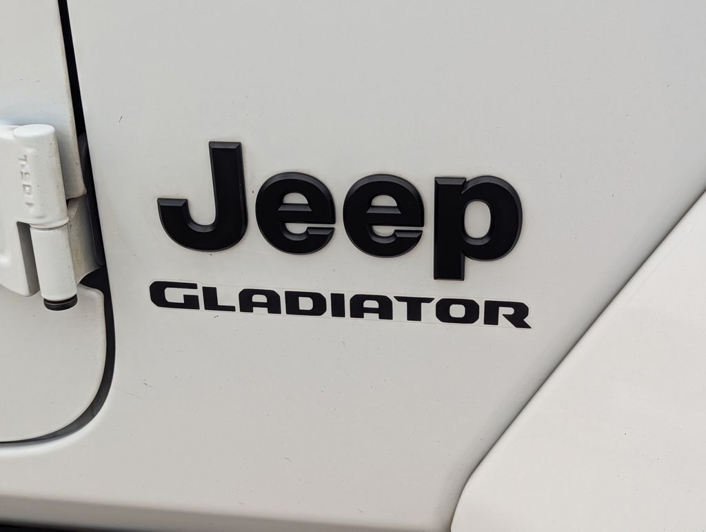 Used 2022 White Jeep Willys 4x4 image 30