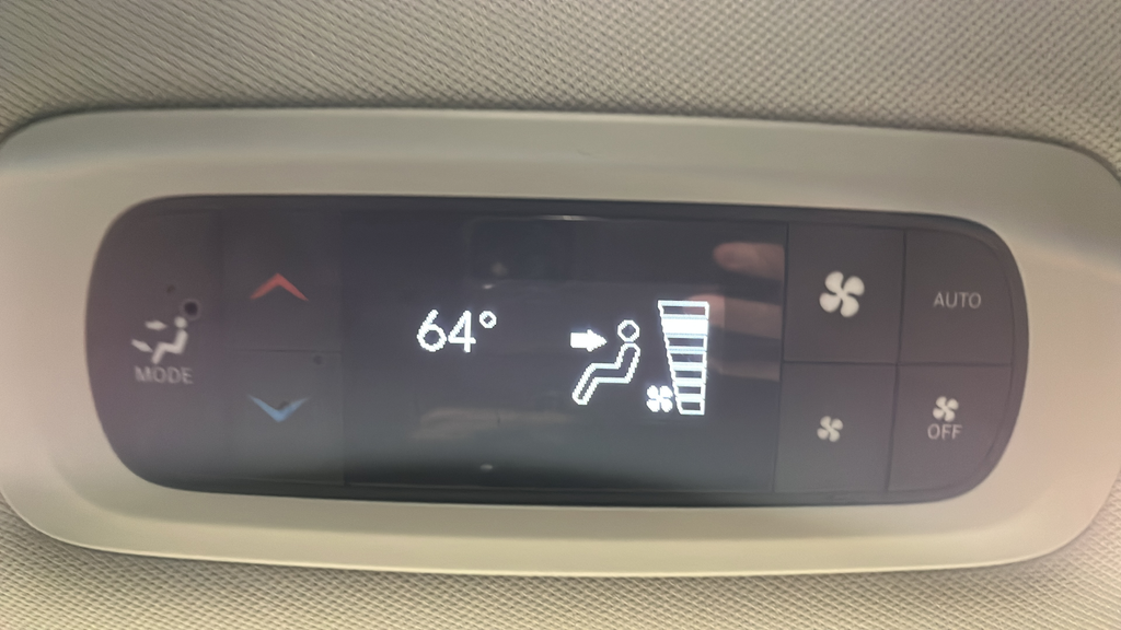 Used 2024 Silver Mist Clearcoat Chrysler Touring L image 34