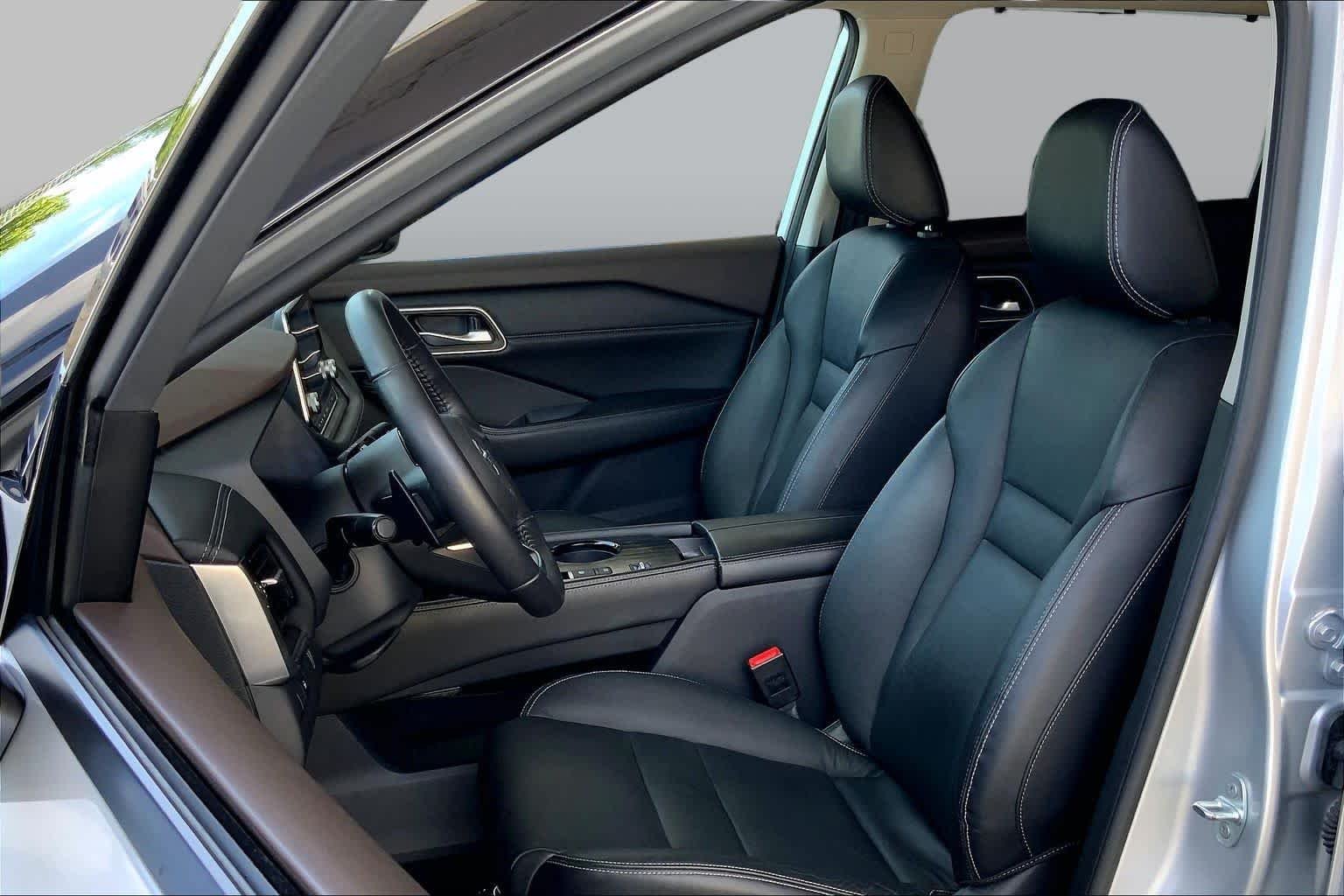 Used 2021 Brilliant Silver Metallic Nissan SL image 8