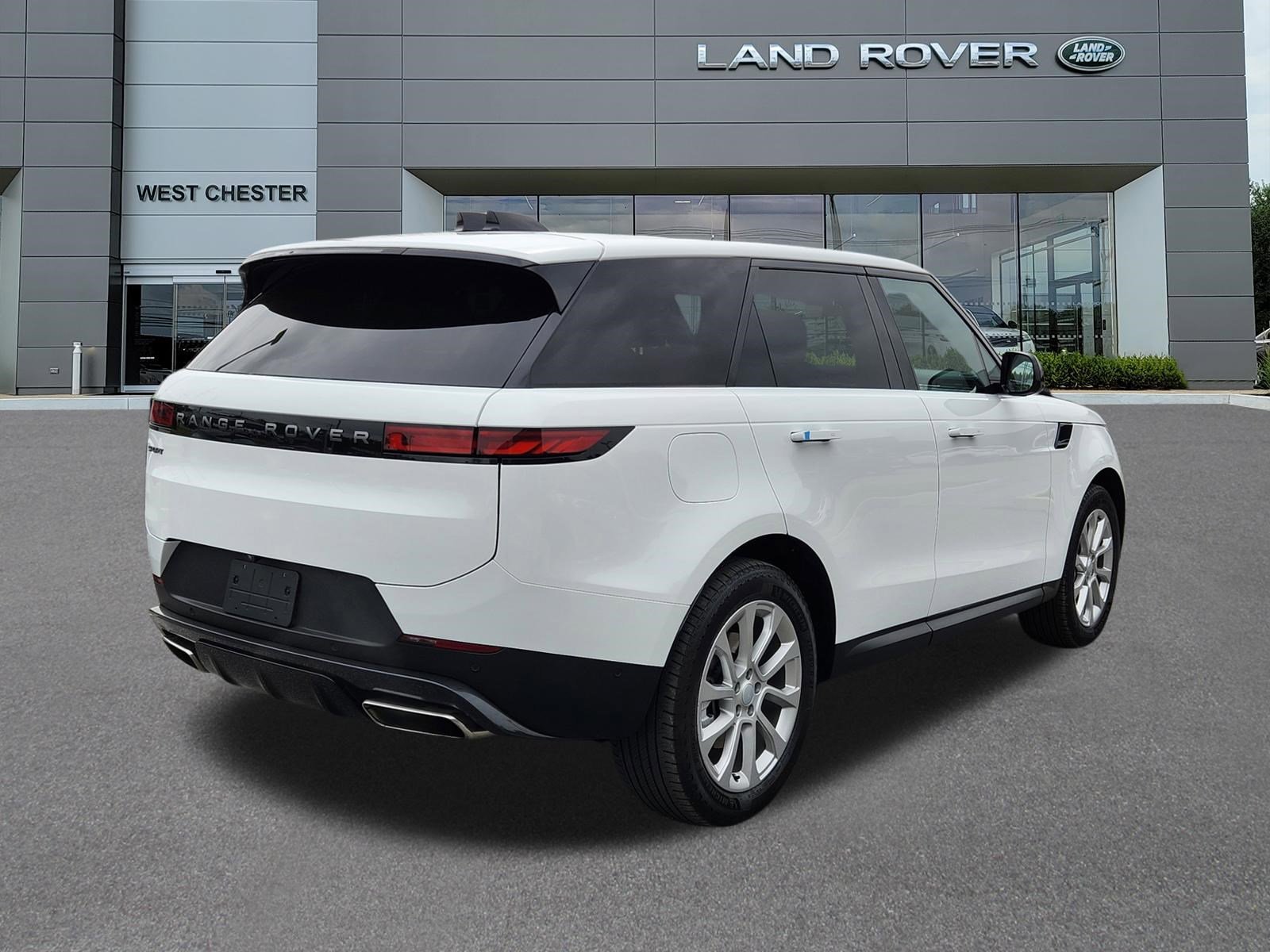 Certified Used 2024 Fuji White Land Rover SE image 4