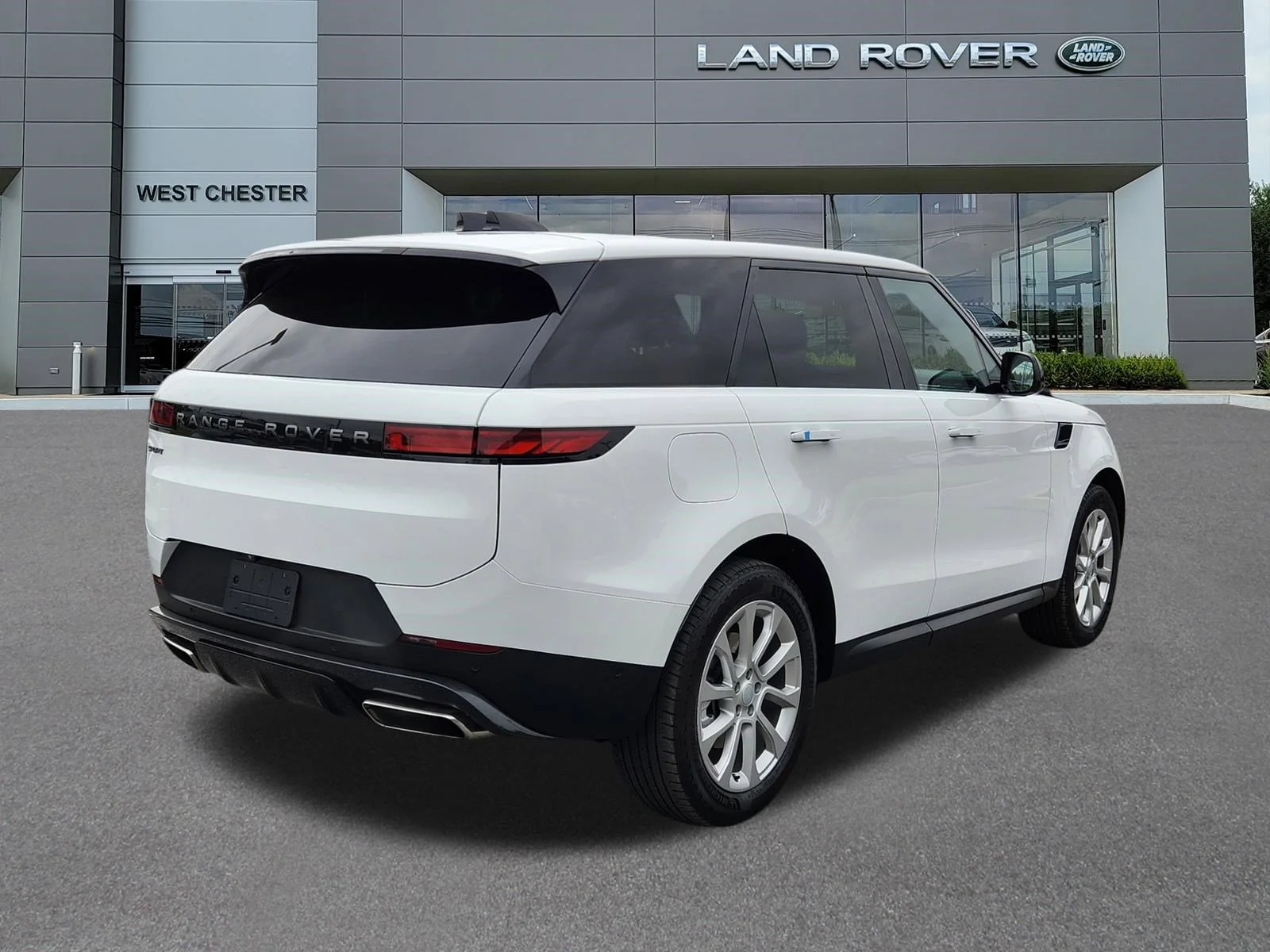 Certified Used 2024 Fuji White Land Rover SE image 4
