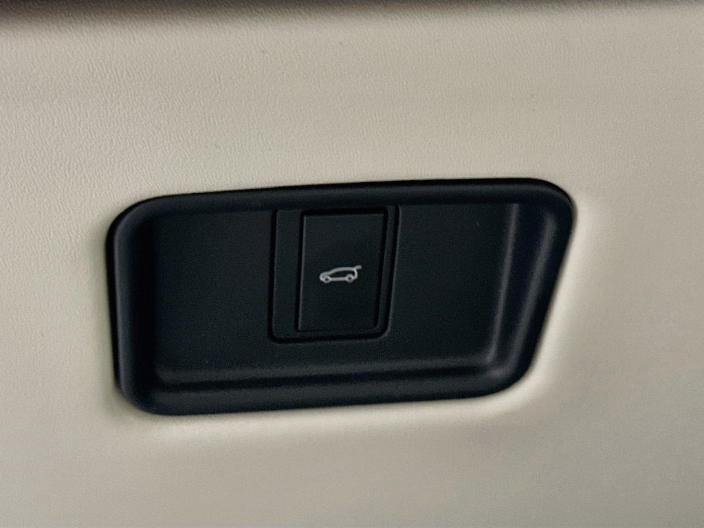 Certified Used 2025 White Land Rover SE image 11