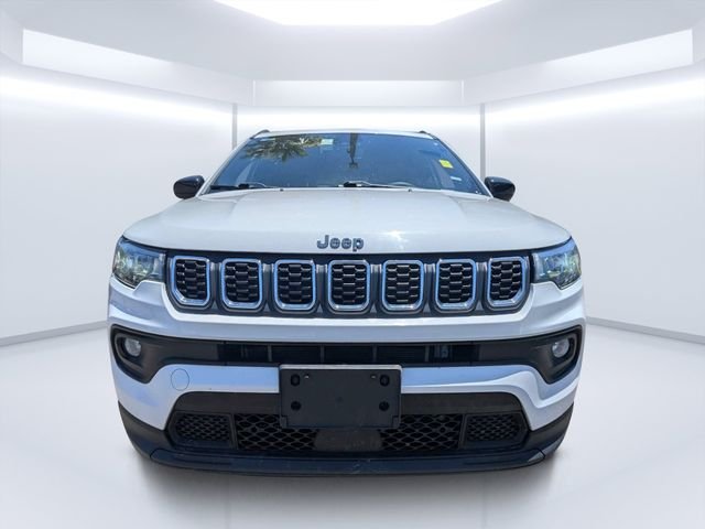 Used 2024 White Jeep Latitude image 7