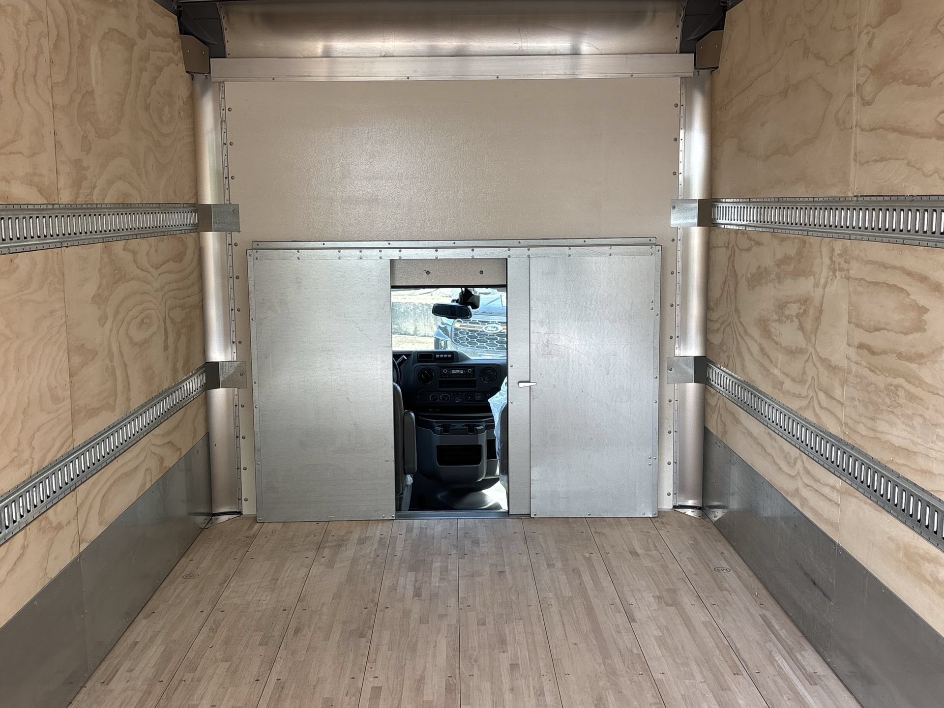 New 2027 Oxford White Ford E-450 DRW image 29