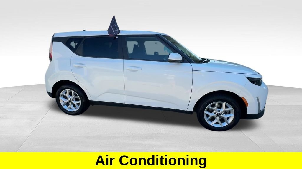 Used 2023 White Kia LX image 14