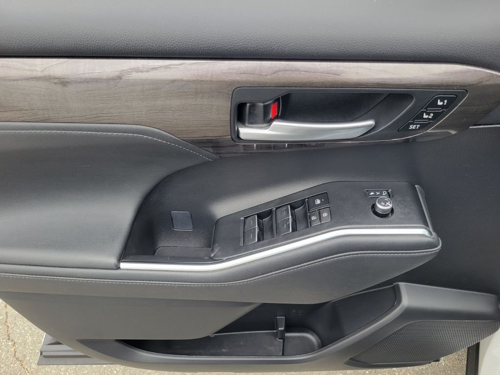 2023 Toyota Highlander Platinum - Photo 19