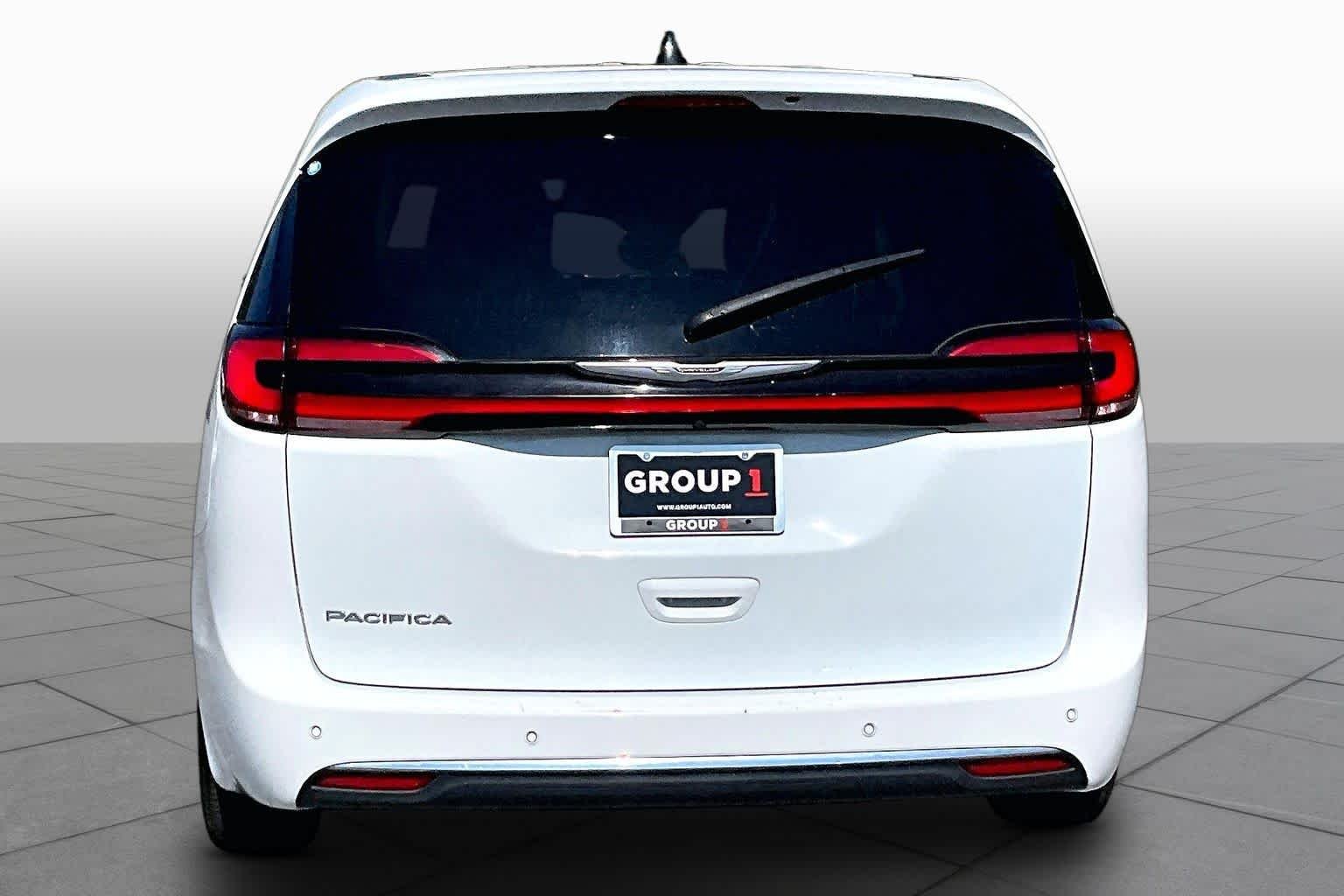 Used 2023 Bright White Clearcoat Chrysler Touring L image 5