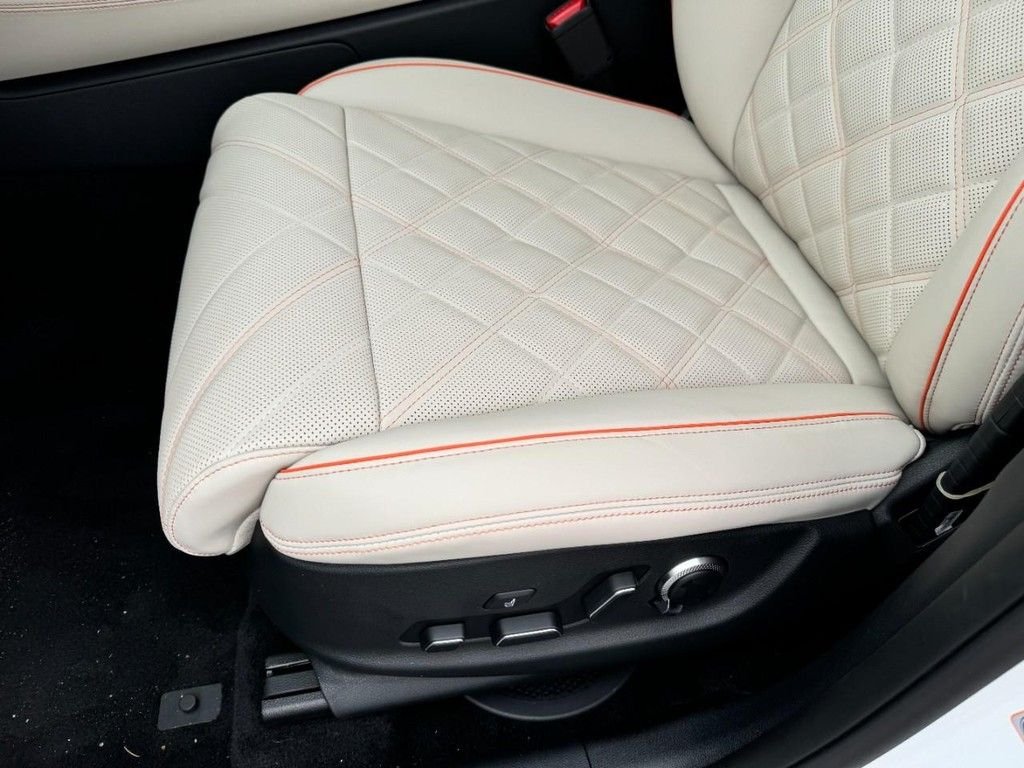 2026 GENESIS GV70 Sport Prestige - Photo 17