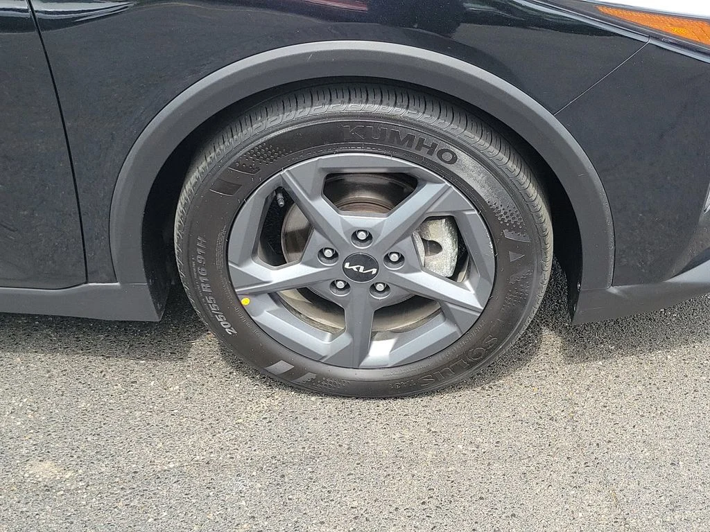 2025 Kia K4 LXS - Photo 7
