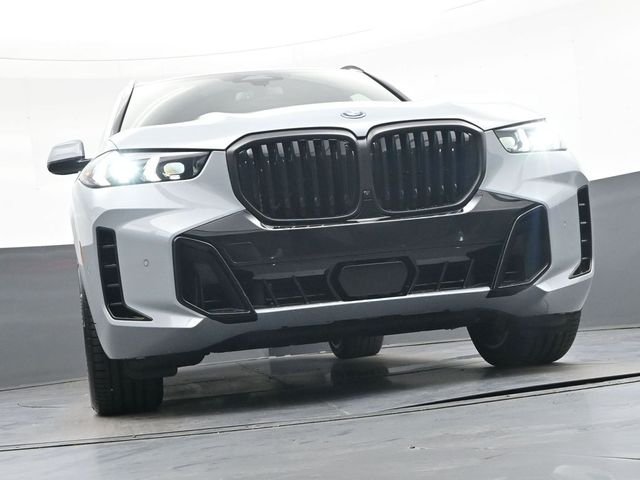 Used 2026 Gray BMW xDrive50e image 41