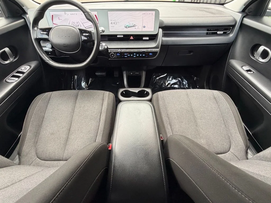Used 2024 White Hyundai SEL image 12