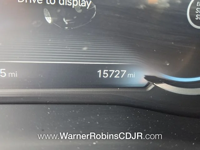 Used 2023 White Genesis 3.3T image 30