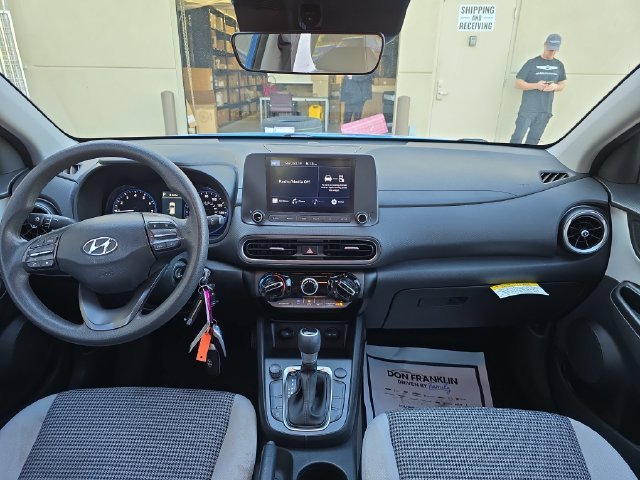 Used 2022 Blue Hyundai SE image 15