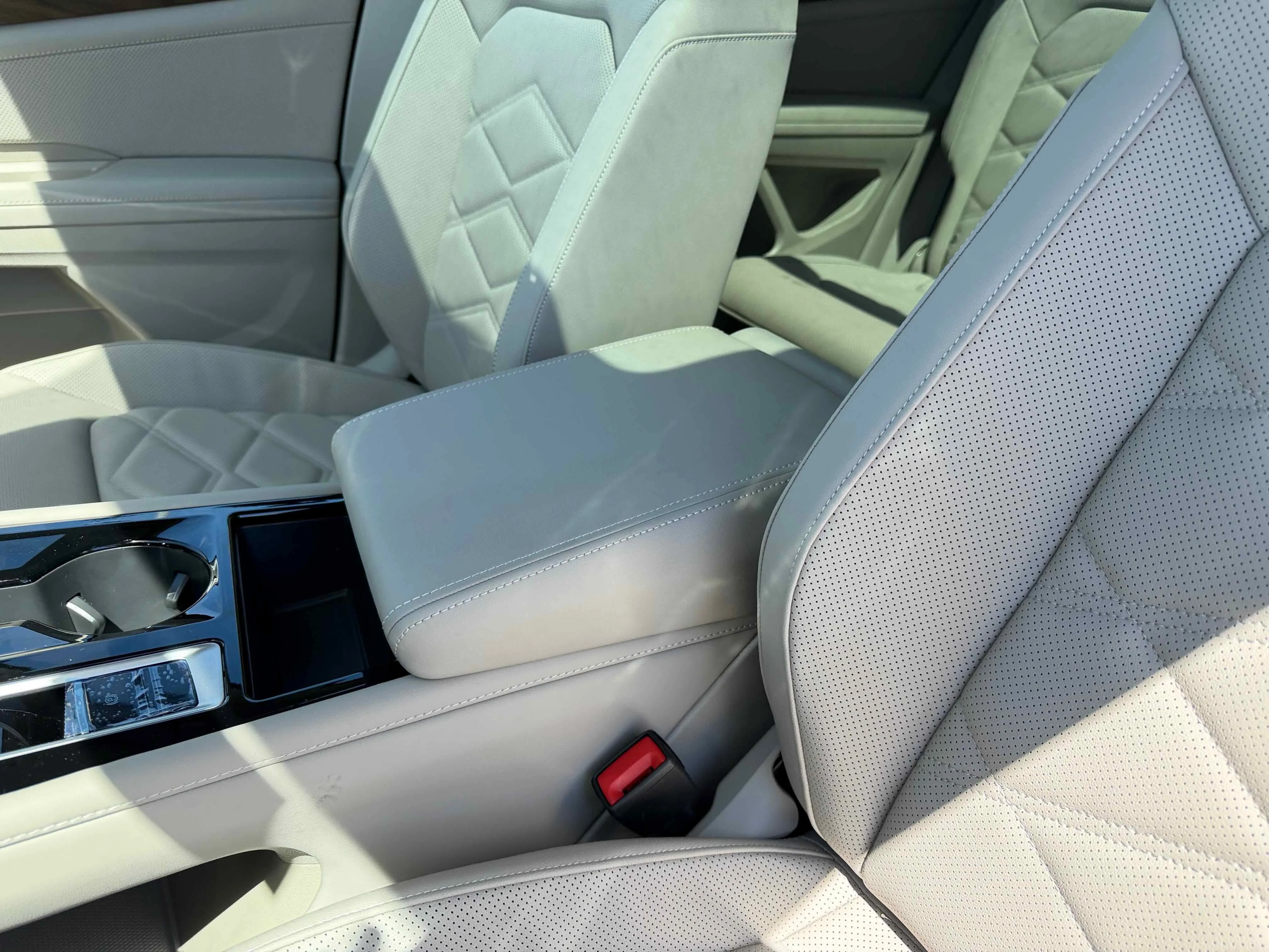New 2026 Green Volkswagen 2.0T SE w/Technology image 24