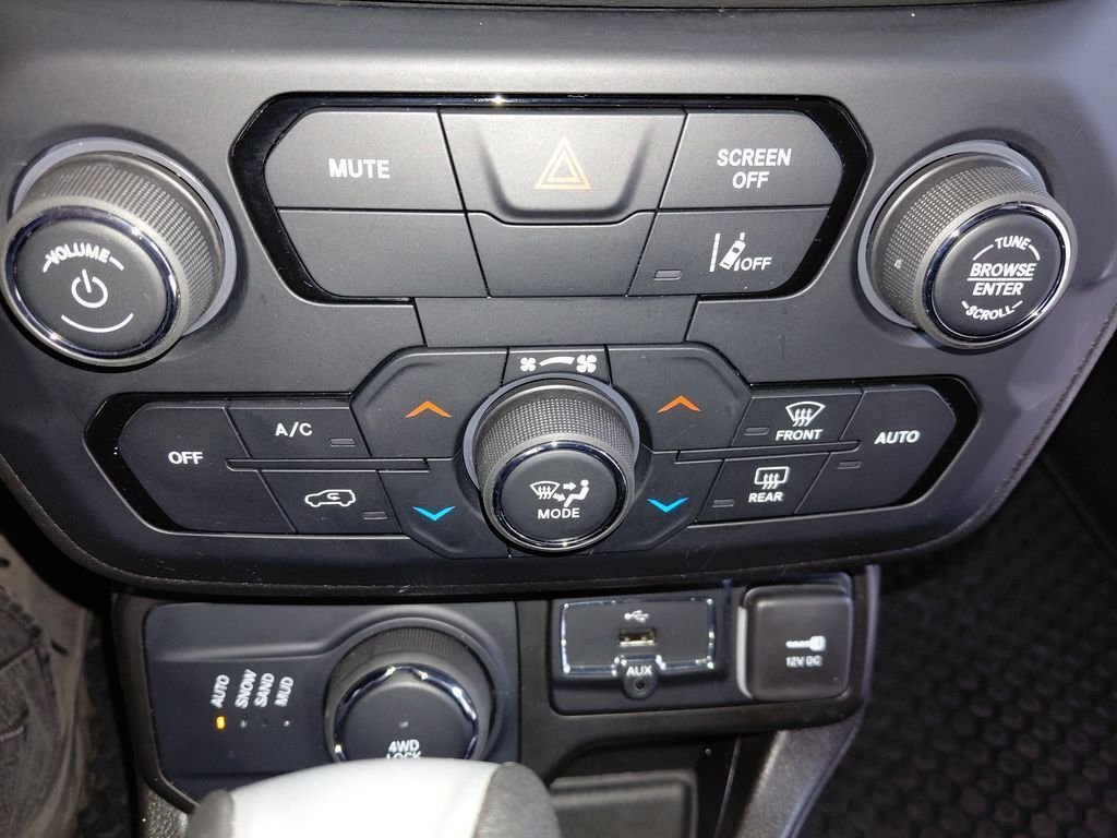 Certified Used 2023 White Jeep Latitude image 20